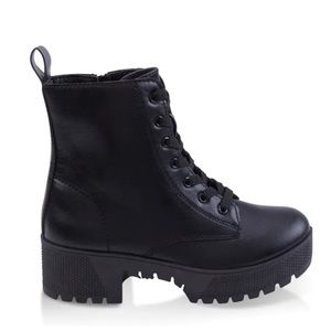 Size 8. Vegan leather Chunky Combat boot.